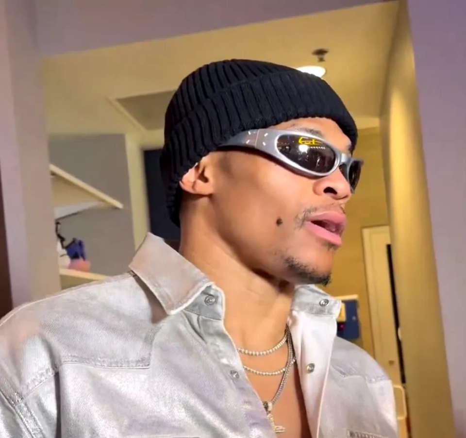 激起了层层, 湖人之后, 队进行的演 激起了层层, 湖人之后, 队进行的演