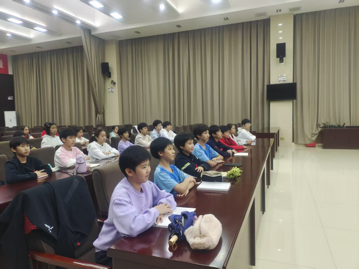 仪教育工作, 淑梅主讲